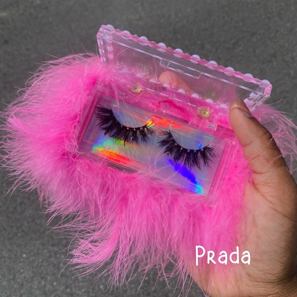 Mink Lashes - Picture 2 of 3